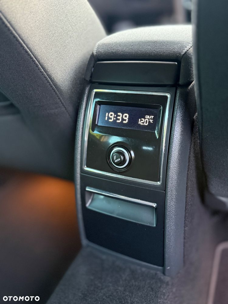 Skoda Superb 2.0 TDI DSG Exclusive - 24