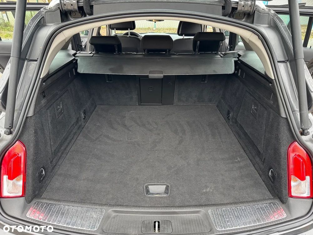 Opel Insignia - 25