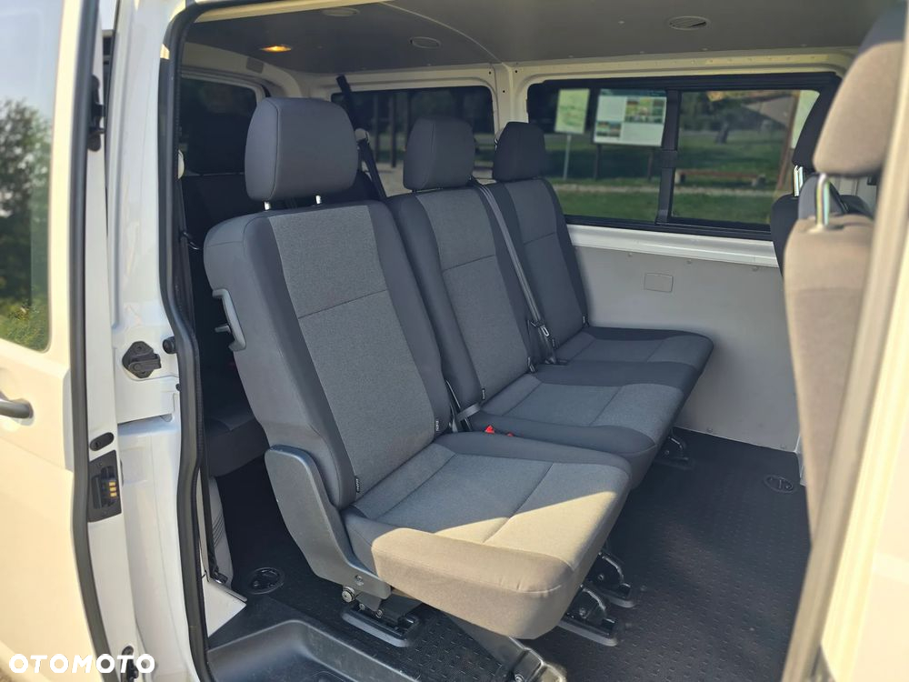 Volkswagen Transporter - 11