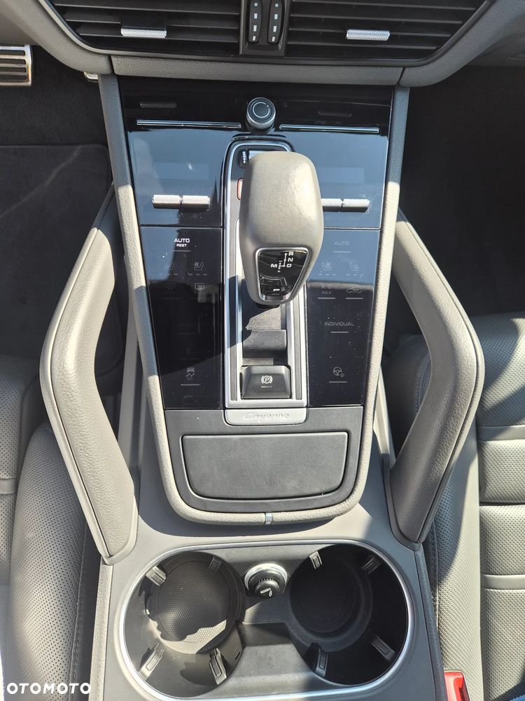 Porsche Cayenne S Platinum Edition - 38