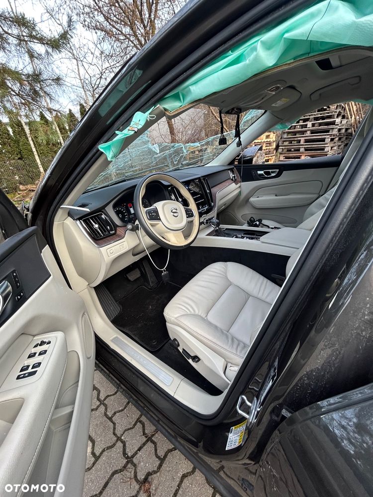 Volvo XC 60 T5 AWD Geartronic Momentum - 10