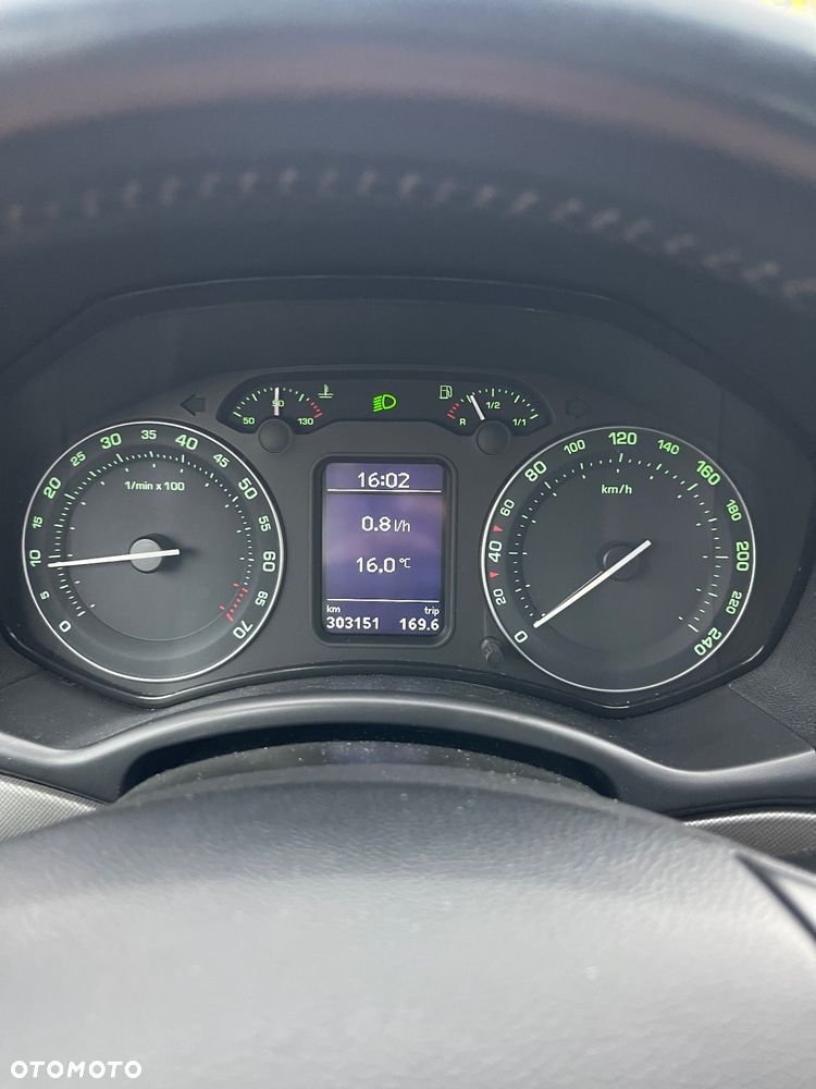 Skoda Octavia 1.6 Ambiente - 6