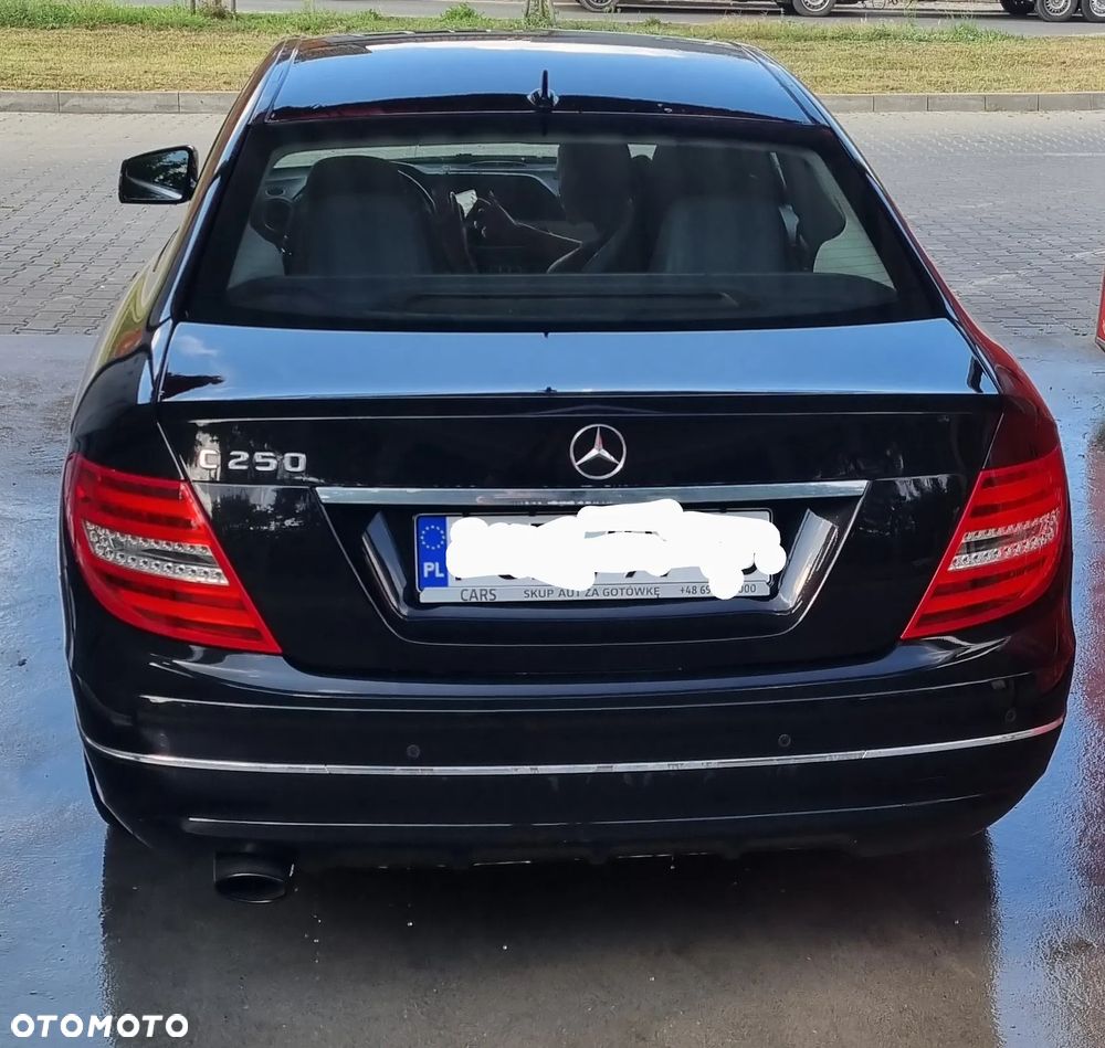 Mercedes-Benz Klasa C 250 CGI BlueEff - 4