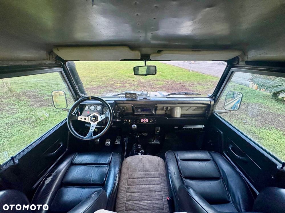 Land Rover Defender - 15