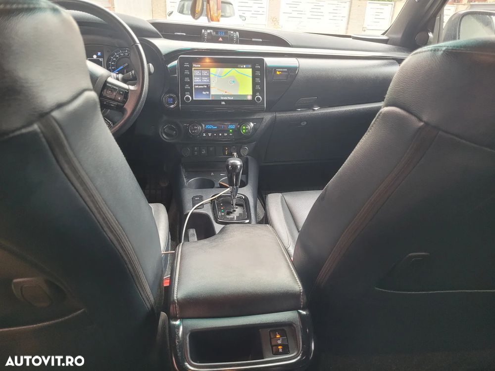 Toyota Hilux 2.8D 204CP 4x4 Double Cab AT Invincible Color Edition - 17