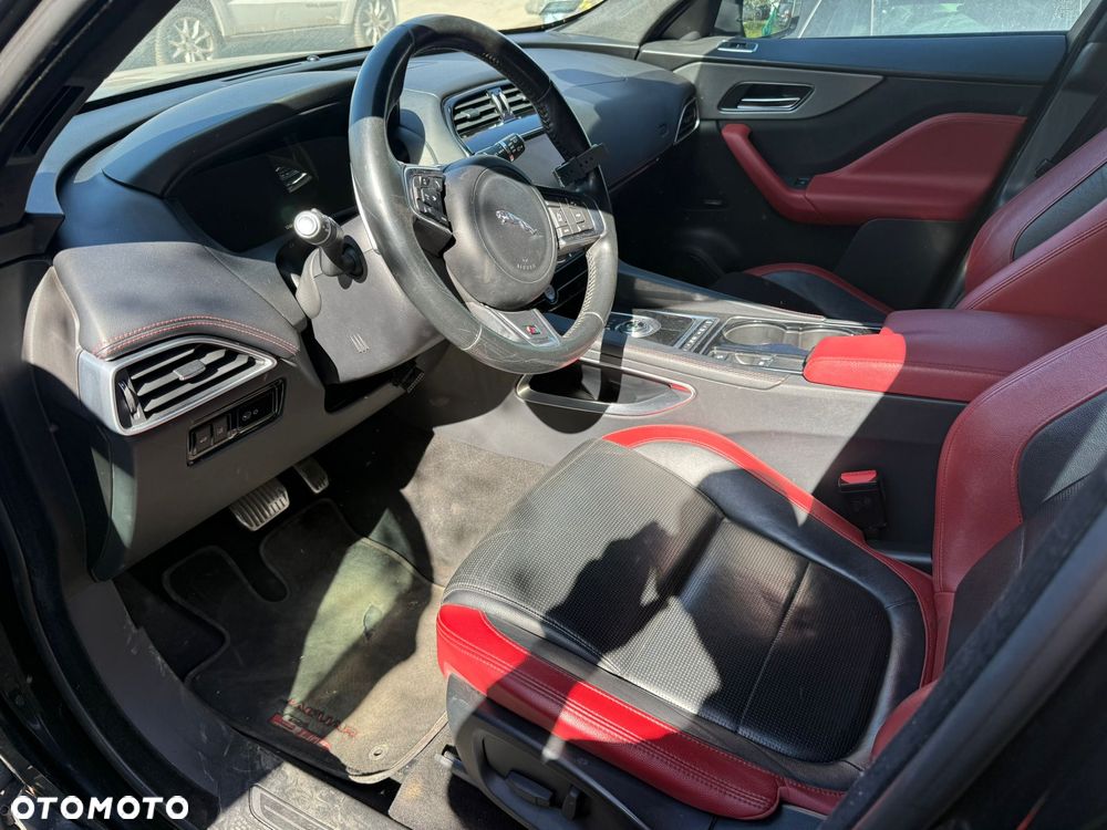 Jaguar F-Pace 3.0 V6 AWD S - 8