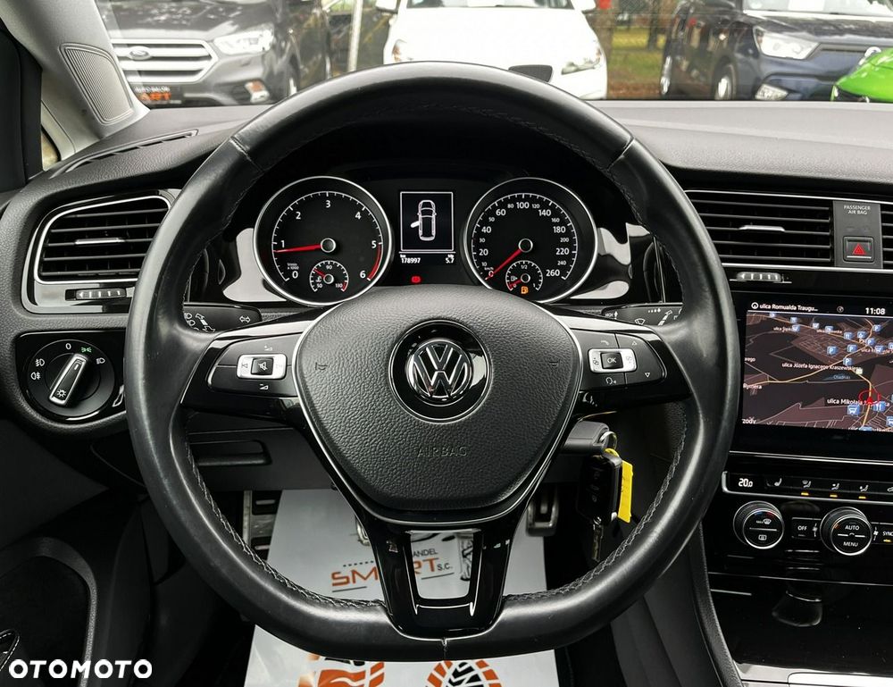 Volkswagen Golf - 20