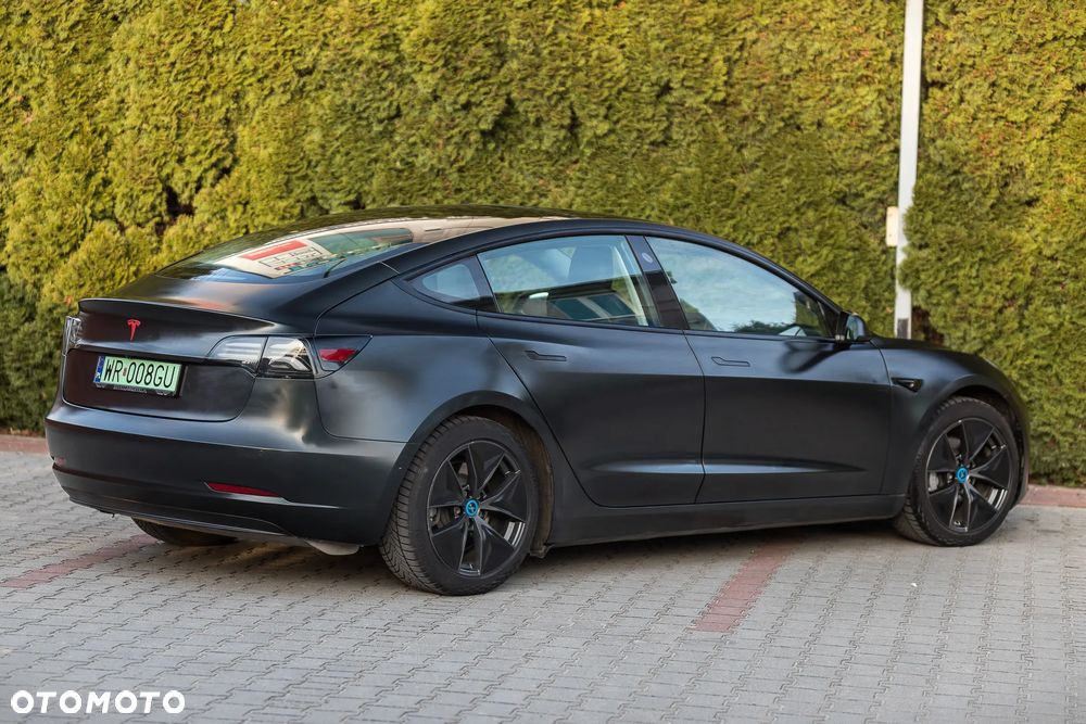 Tesla Model 3 - 11