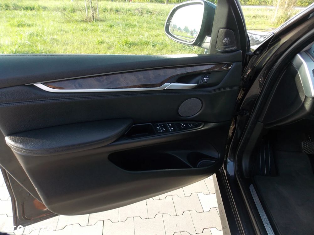 BMW X5 xDrive50i - 15