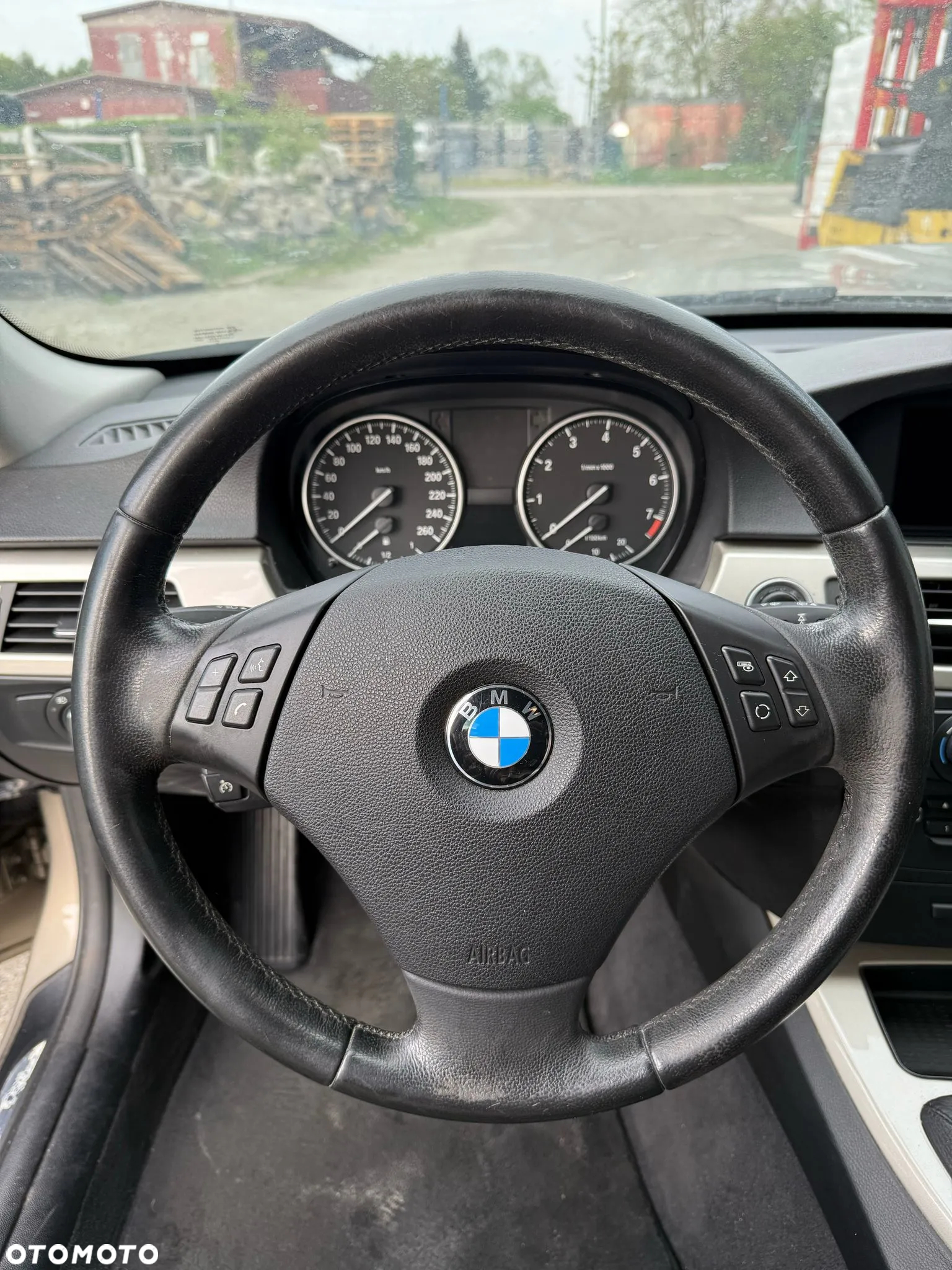 BMW Seria 3 320i Touring - 11