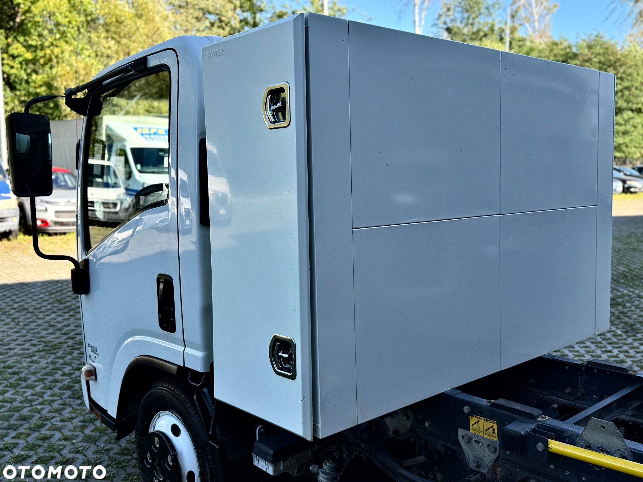 Isuzu N1R - 27