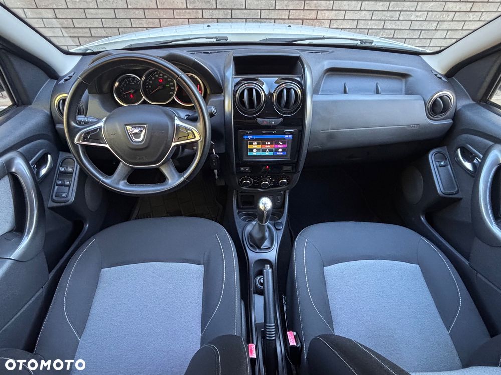 Dacia Duster 1.6 SCe Blackshadow S&S - 10