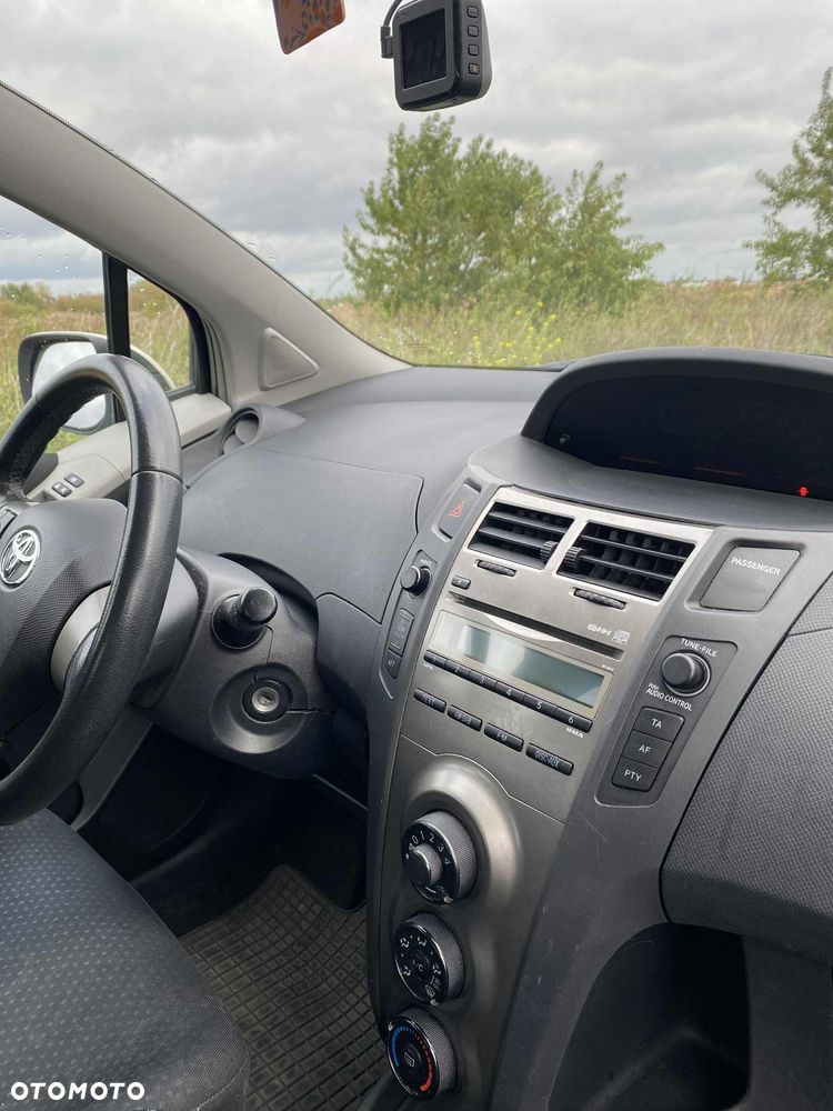 Toyota Yaris - 13