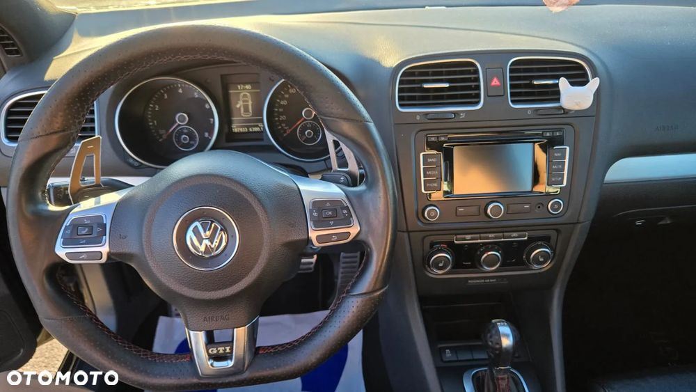 Volkswagen Golf - 8