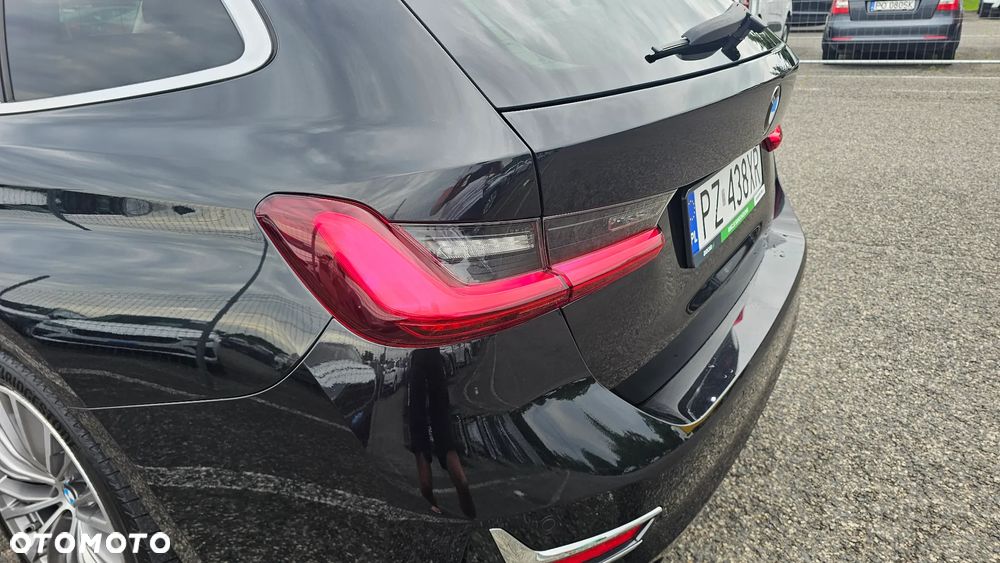 BMW Seria 3 320d xDrive Luxury Line - 11