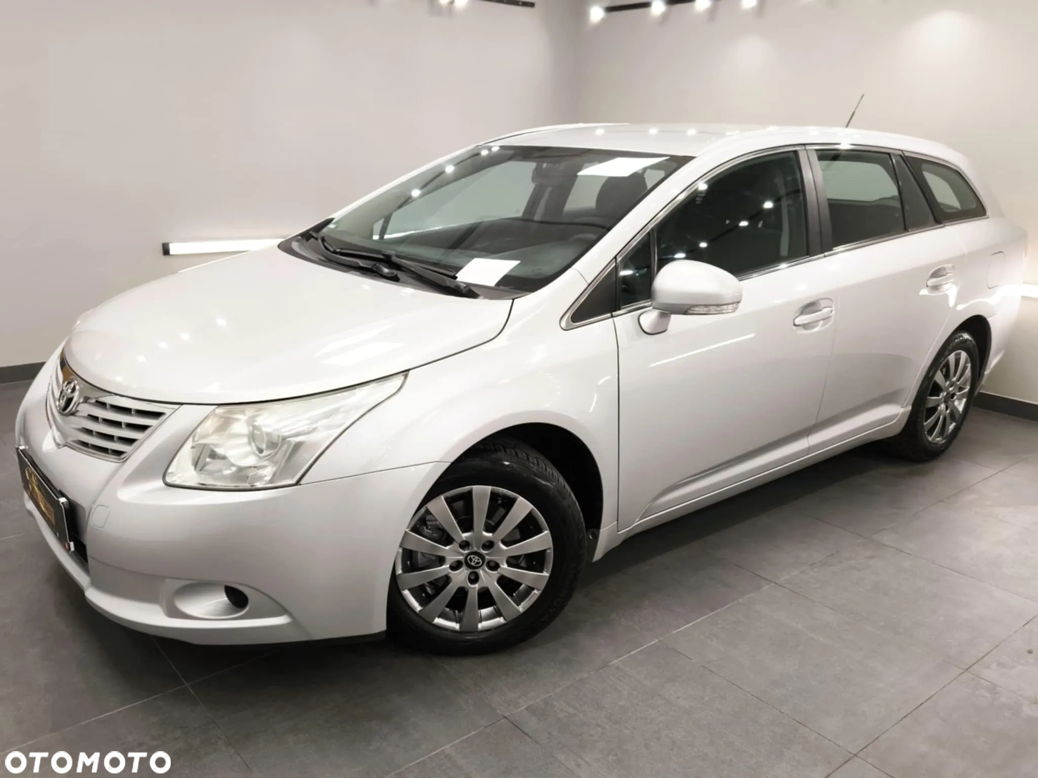 Toyota Avensis Combi 1.6 - 28