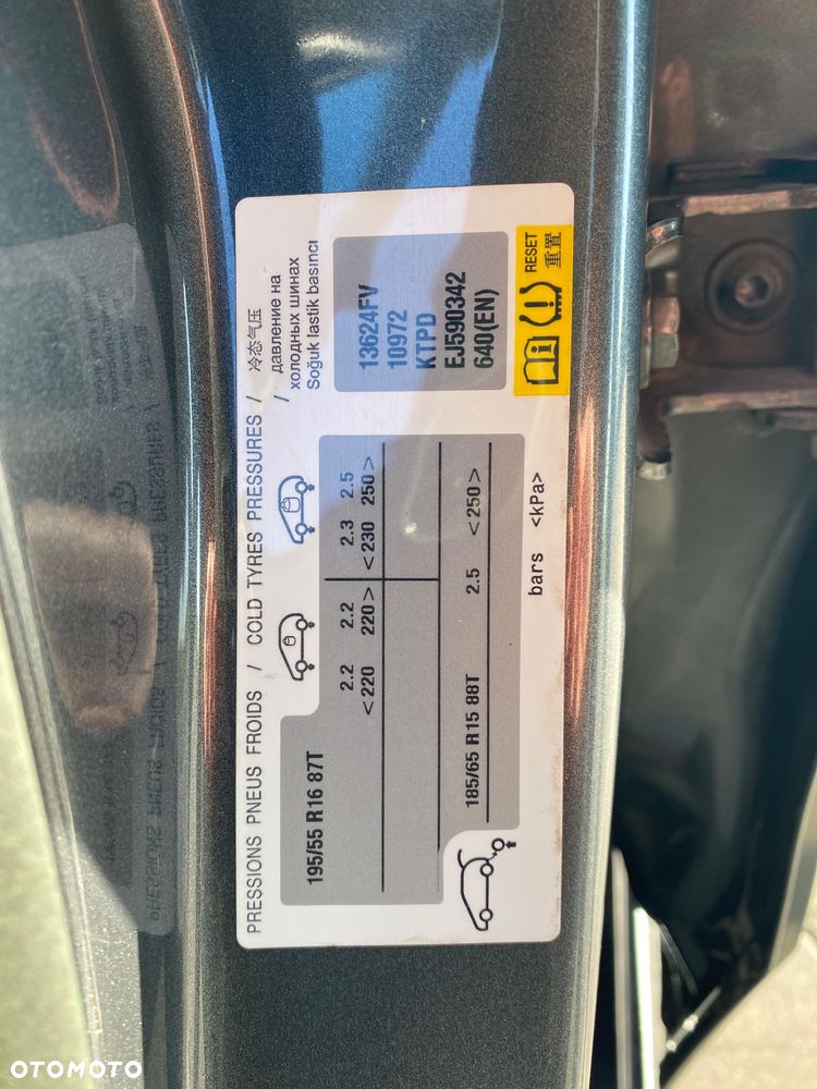 Citroën C-Elysée 1.6 VTi Exclusive - 17