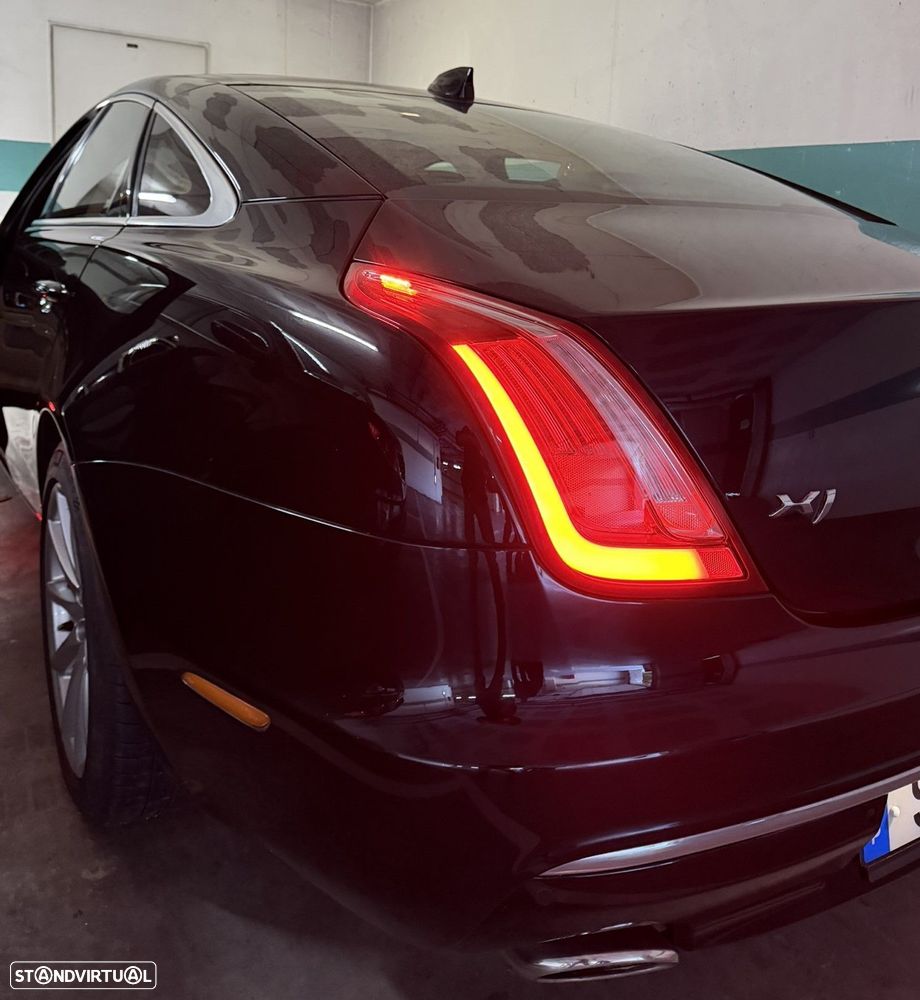 Jaguar XJ 3.0 D V6 Premium Luxury - 11