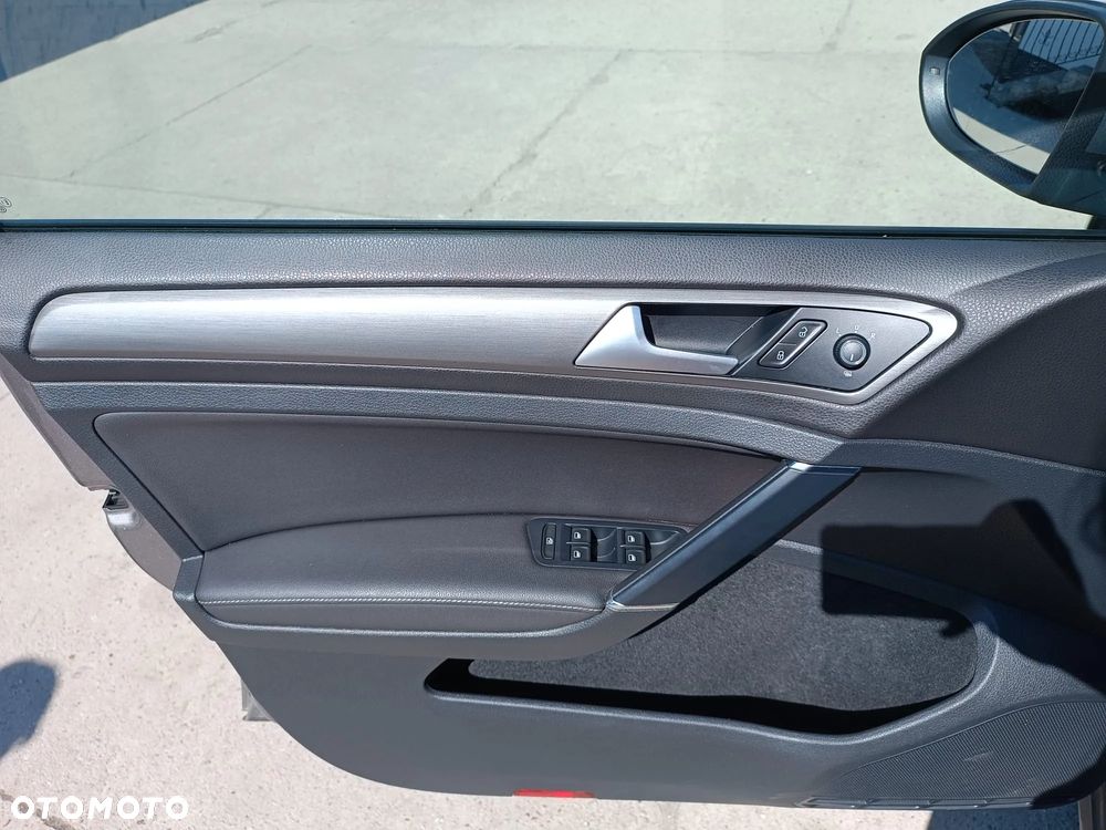 Volkswagen Golf 1.6 TDI BlueMotion Technology Comfortline - 11