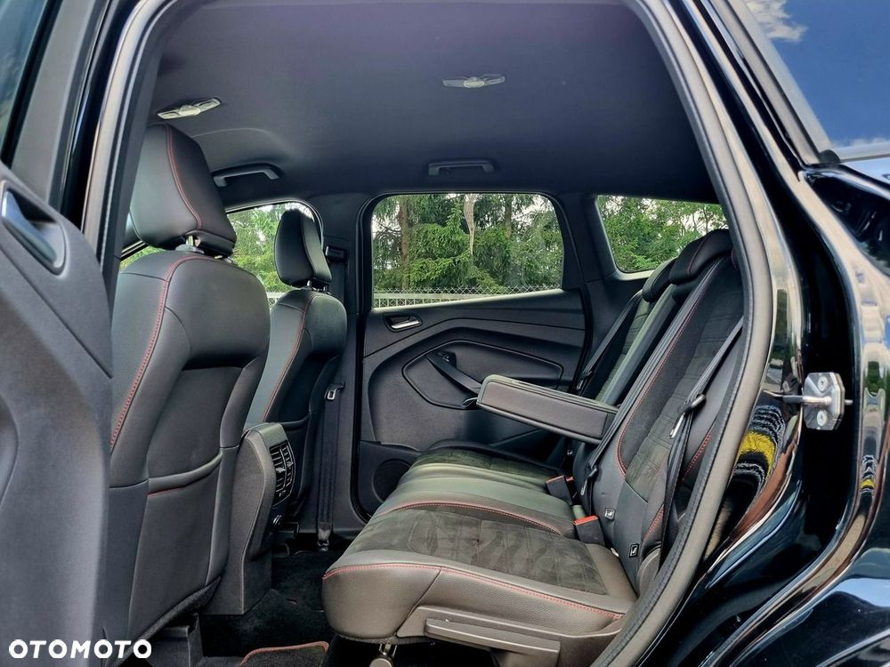 Ford Kuga 1.5 EcoBoost 2x4 ST-Line - 11