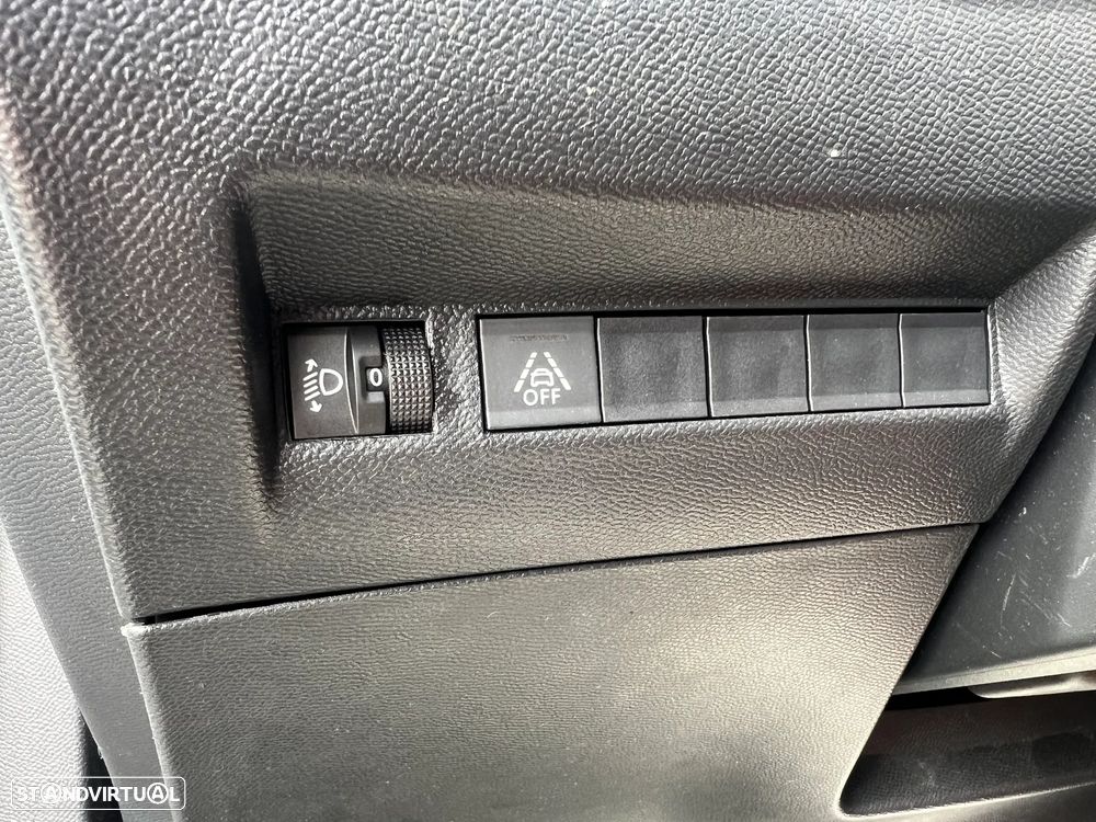 Peugeot 2008 1.2 PureTech Active Pack EAT8 - 14