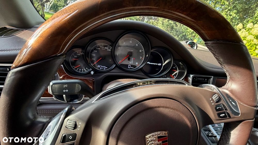Porsche Panamera 4S - 7