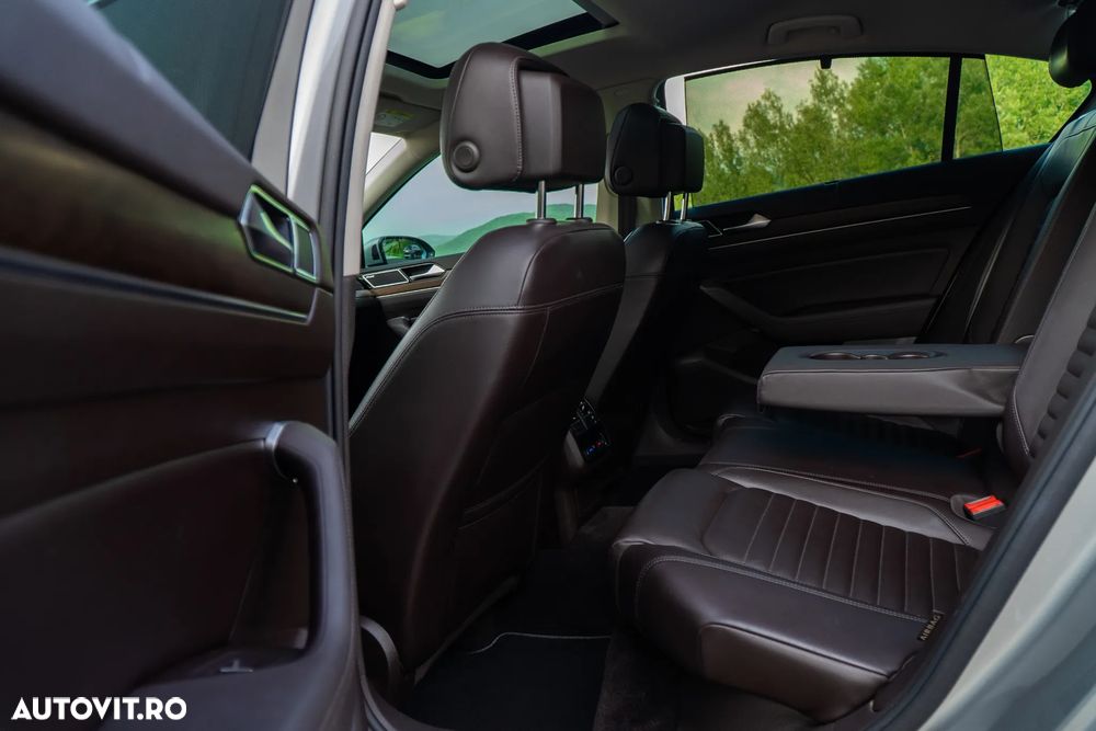 Volkswagen Passat - 12