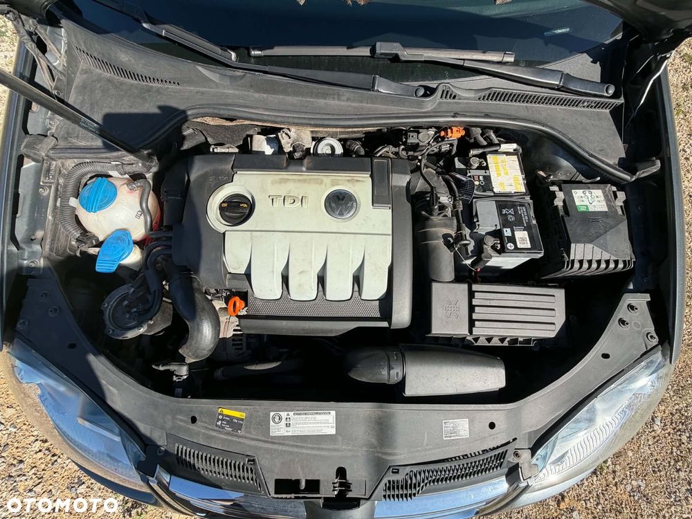 Volkswagen Golf 2.0 TDI DPF Sportline - 14