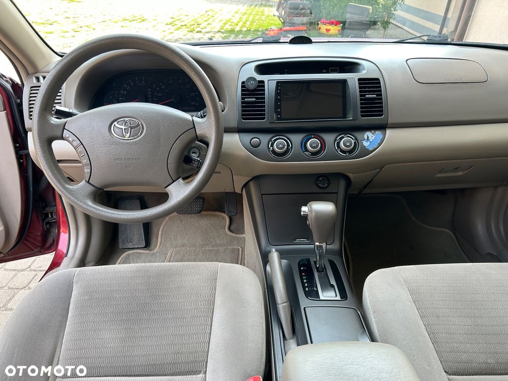 Toyota Camry - 23