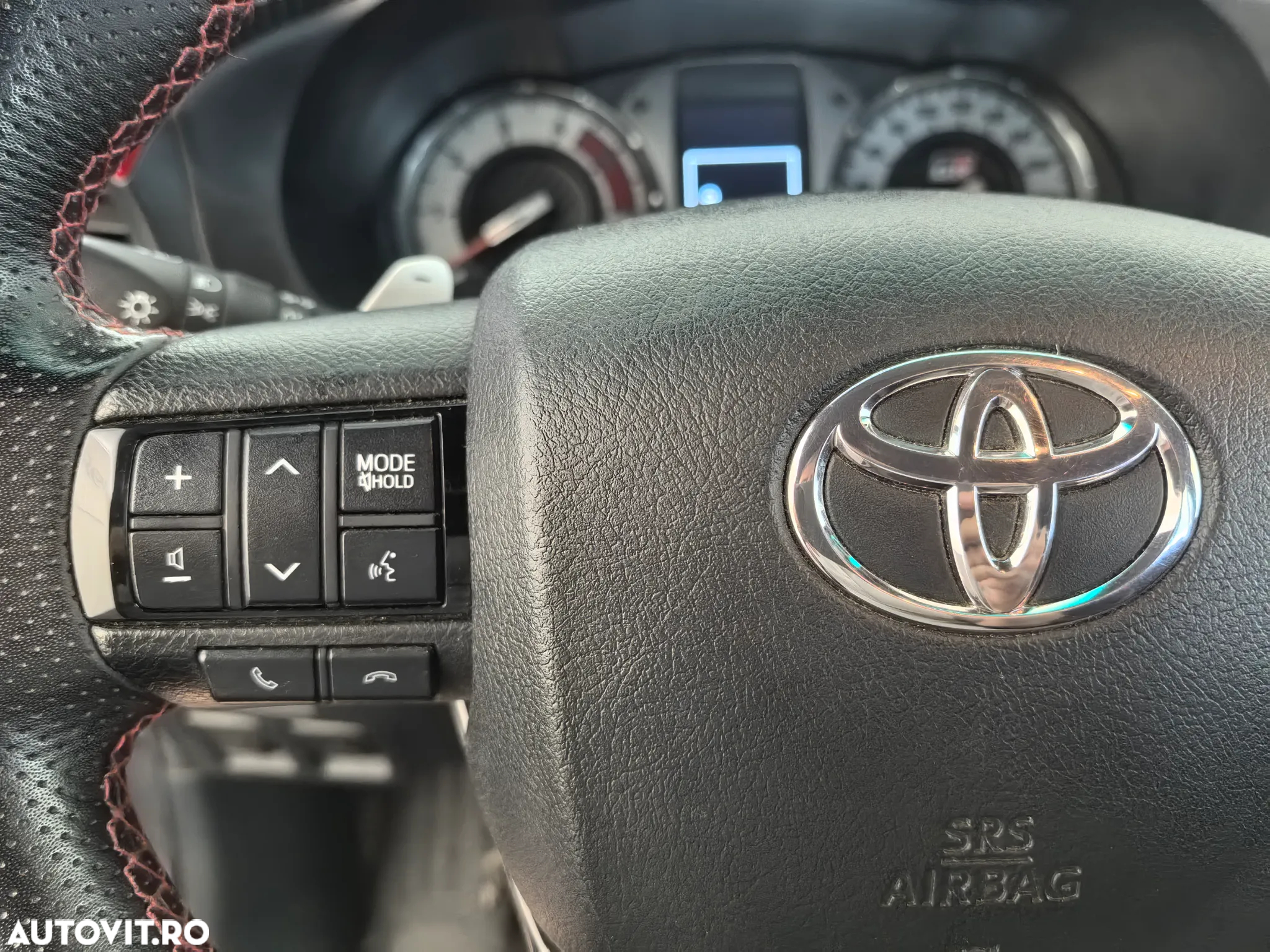 Toyota Hilux 2.8D 204CP 4x4 Double Cab AT GR Sport - 13