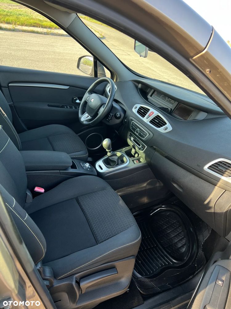 Renault Scenic 1.9 dCi Expression - 11