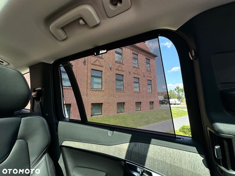 Volvo XC 90 - 9