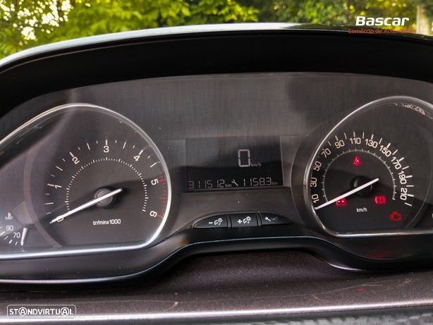 Peugeot 2008 1.6 e-HDi Allure - 26