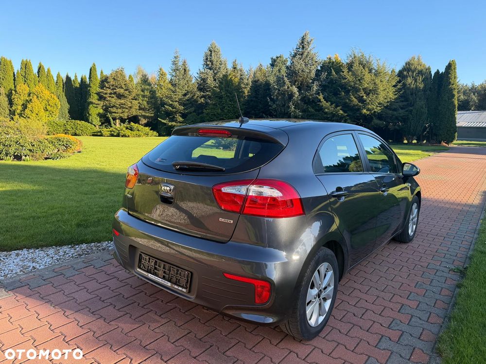 Kia Rio 1.1 CRDI Dream Team Edition - 10