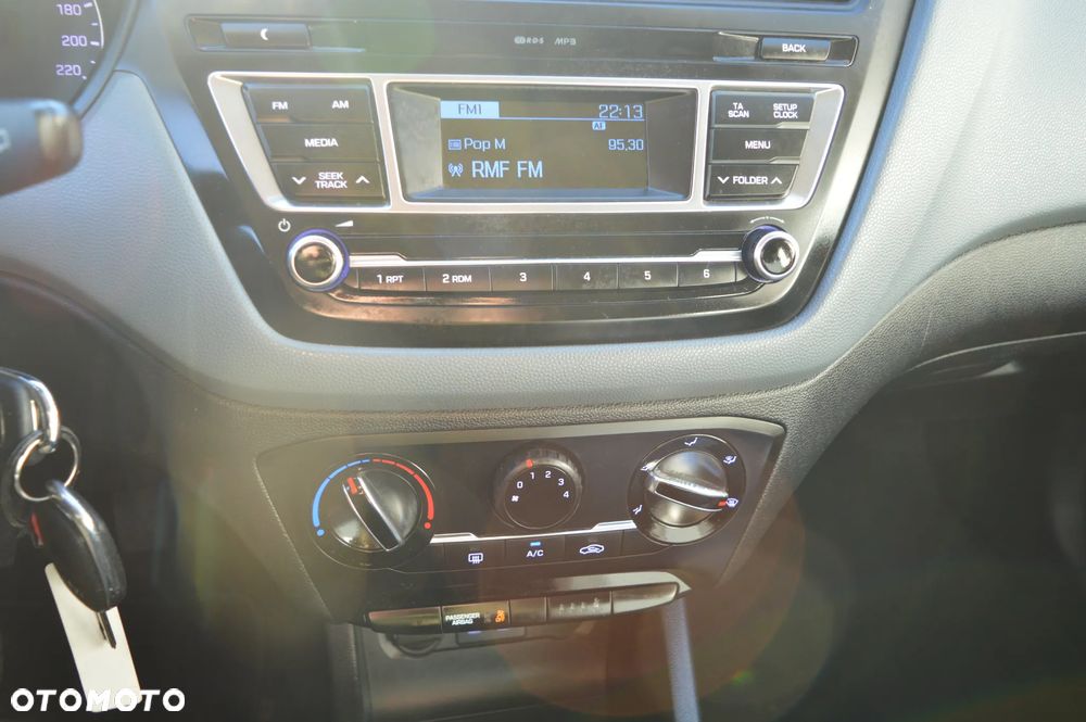 Hyundai i20 blue 1.2 - 19