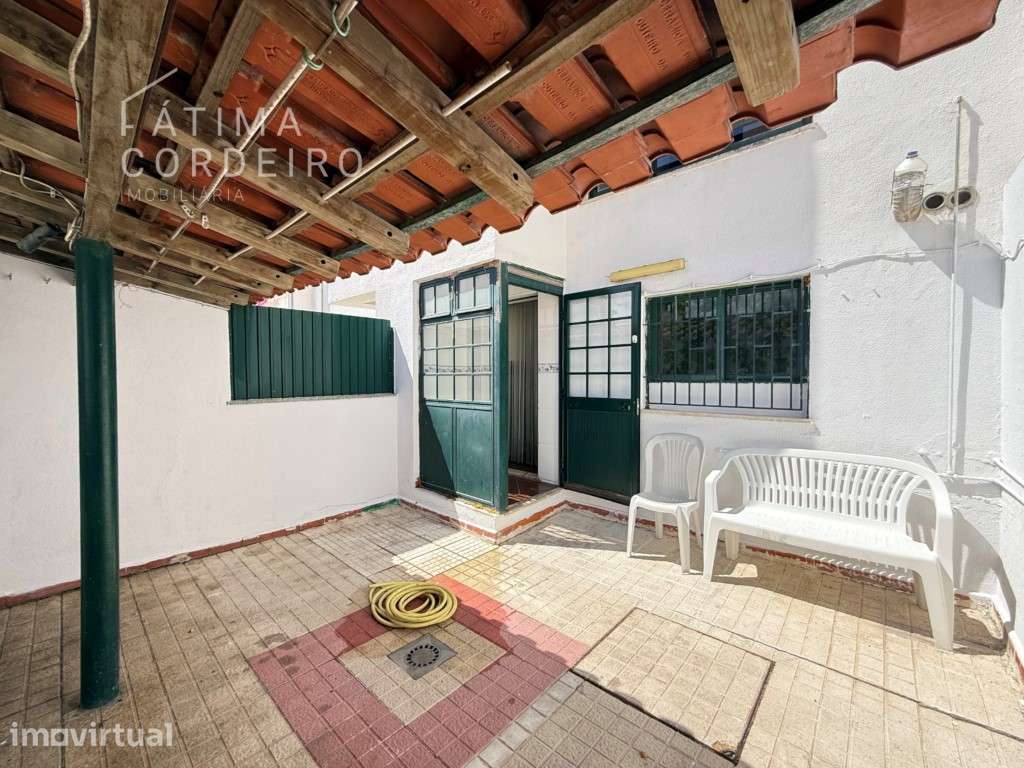 Moradia em Banda T4 no Feijó - Espaço, Conforto e Excelente Localiz... - Grande imagem: 3/26