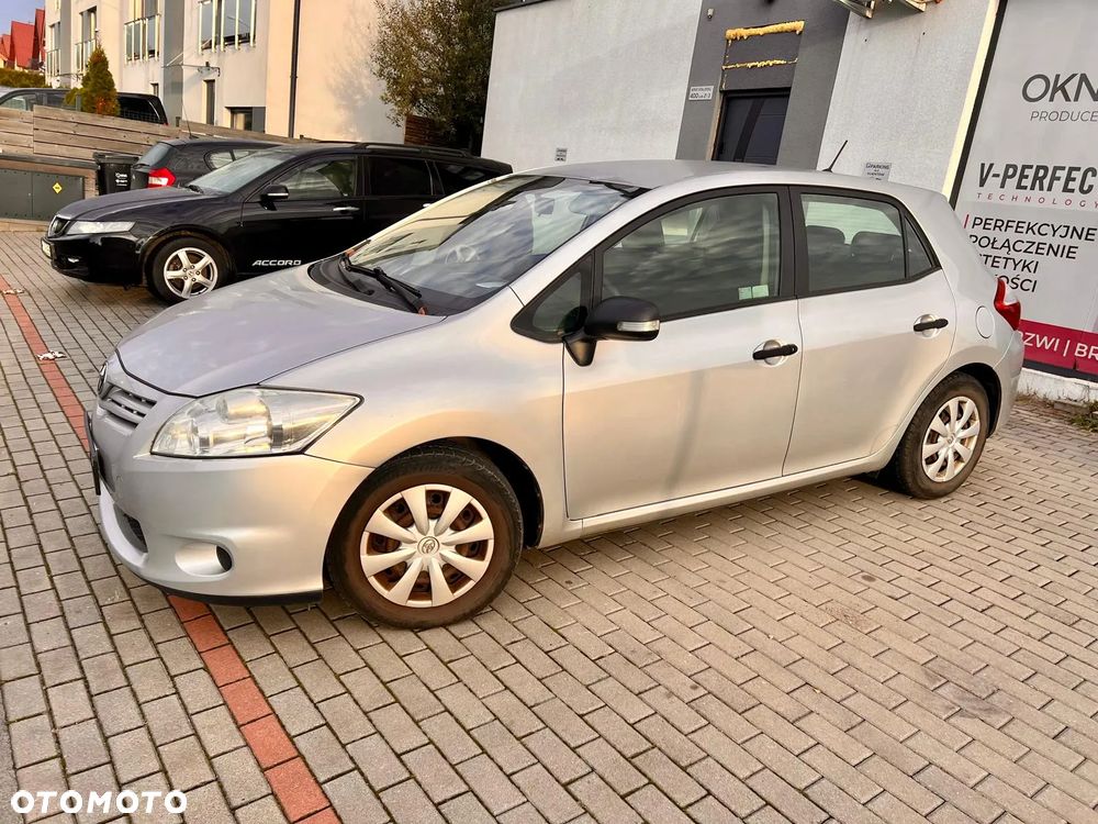 Toyota Auris 1.33 VVT-i Life Comfort - 2