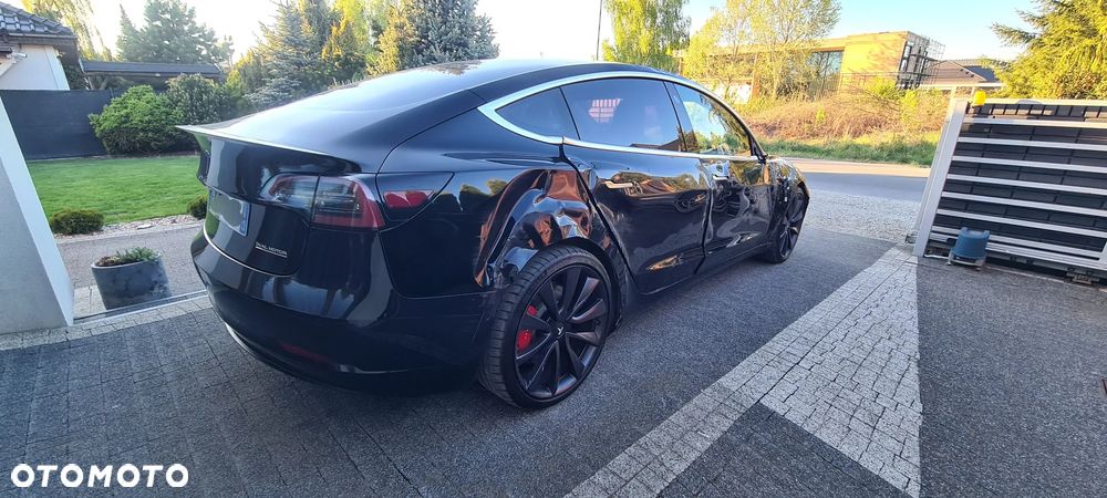 Tesla Model 3 - 8
