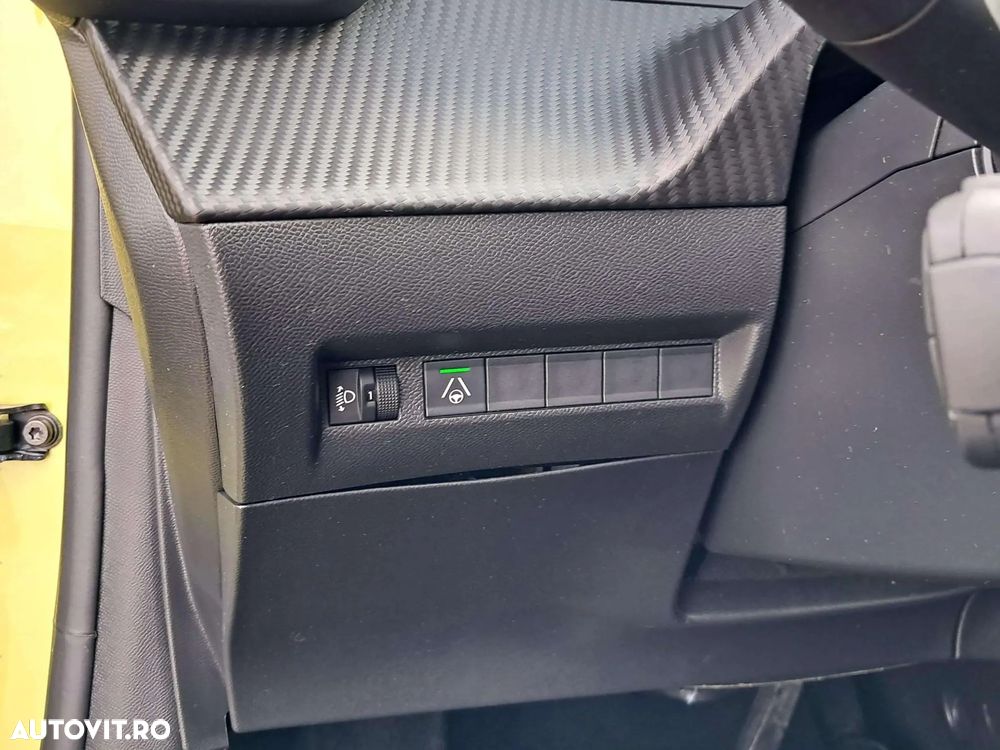 Peugeot 208 1.2L e-DCS6 MHEV Allure - 13