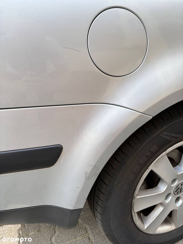 Volkswagen Passat 1.6 - 15
