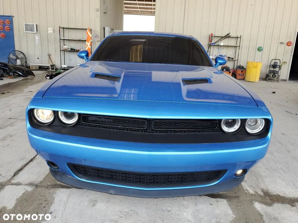 Dodge Challenger - 5