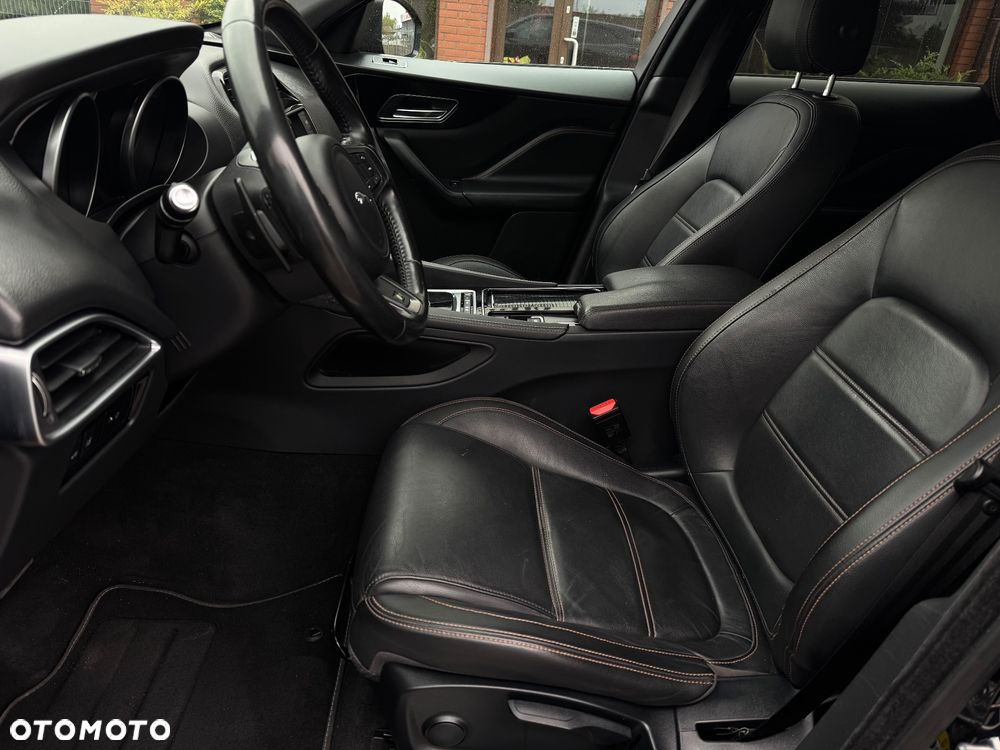 Jaguar F-Pace 20d AWD R-Sport - 25