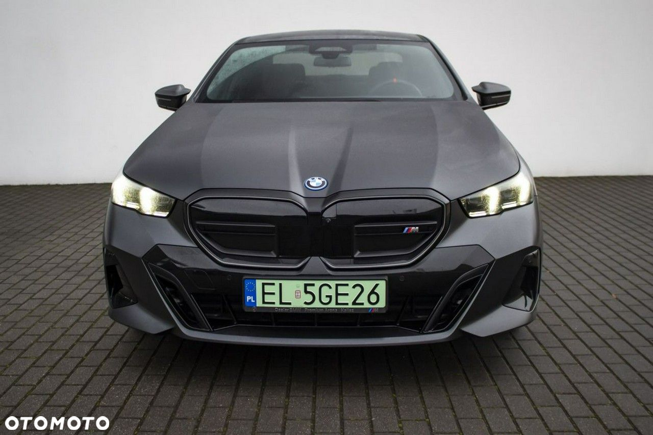BMW i5 - 4