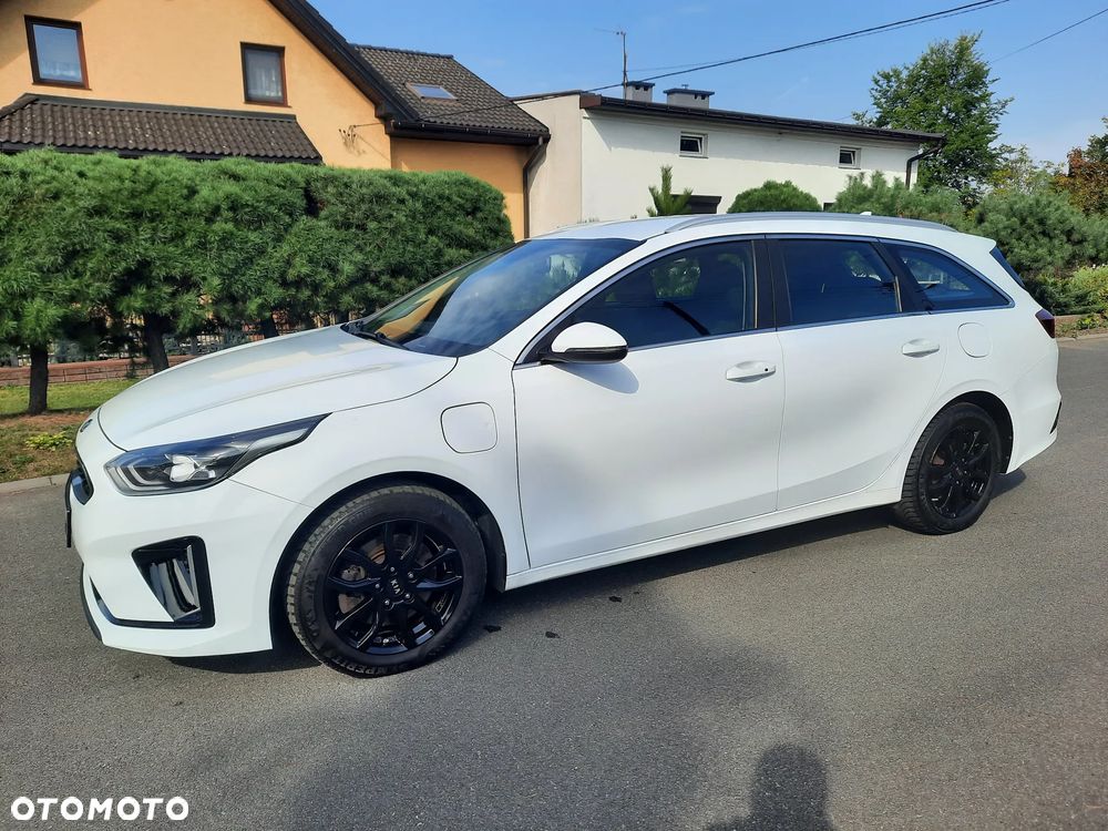 Kia Ceed 1.6 GDI PHEV L Business Line DCT - 13