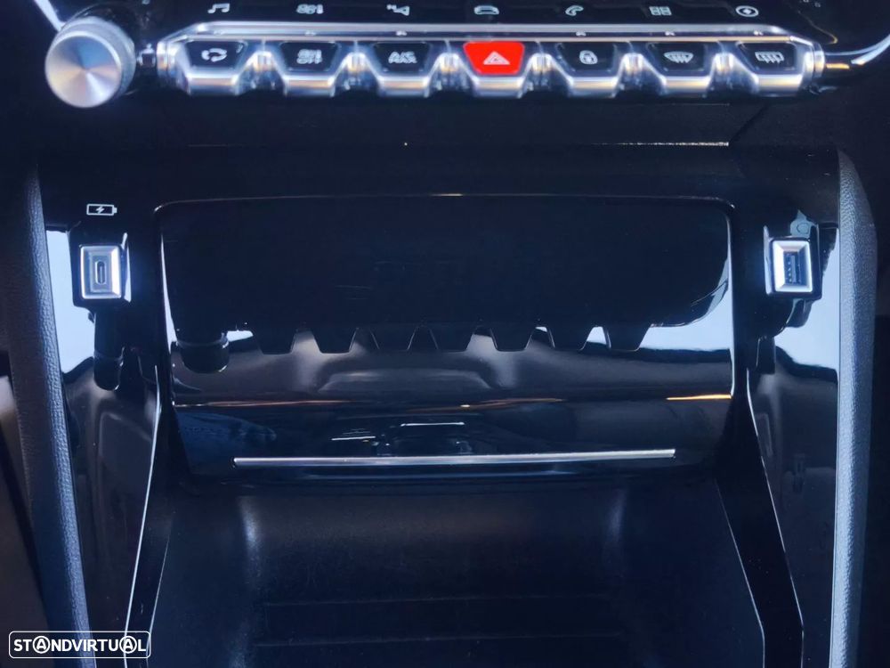 Peugeot e-2008 50 kWh Allure Pack - 27