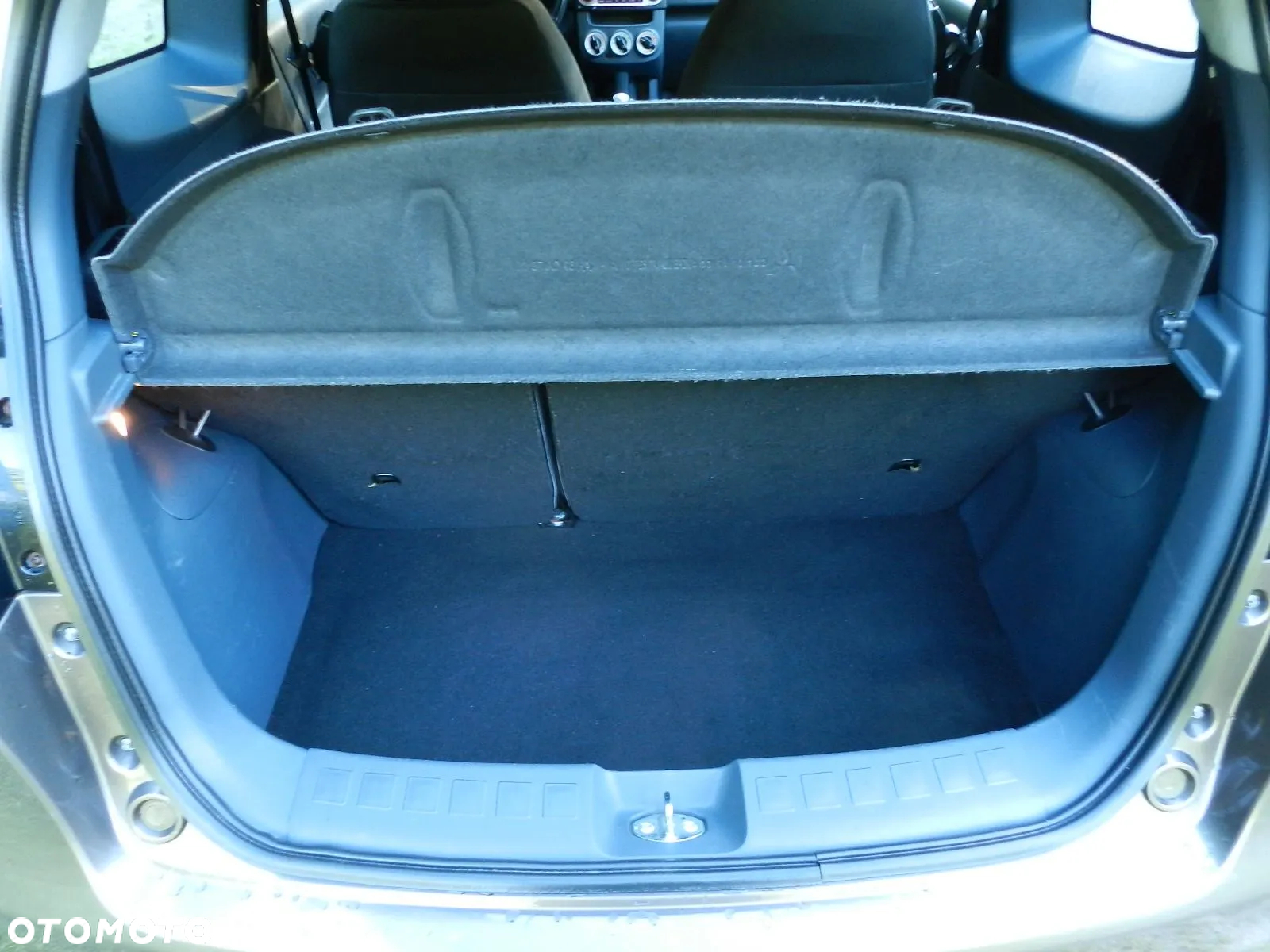Mitsubishi Colt - 16