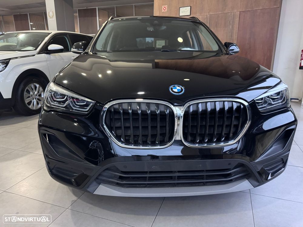 BMW X1 25 e xDrive Corporate Edition - 4