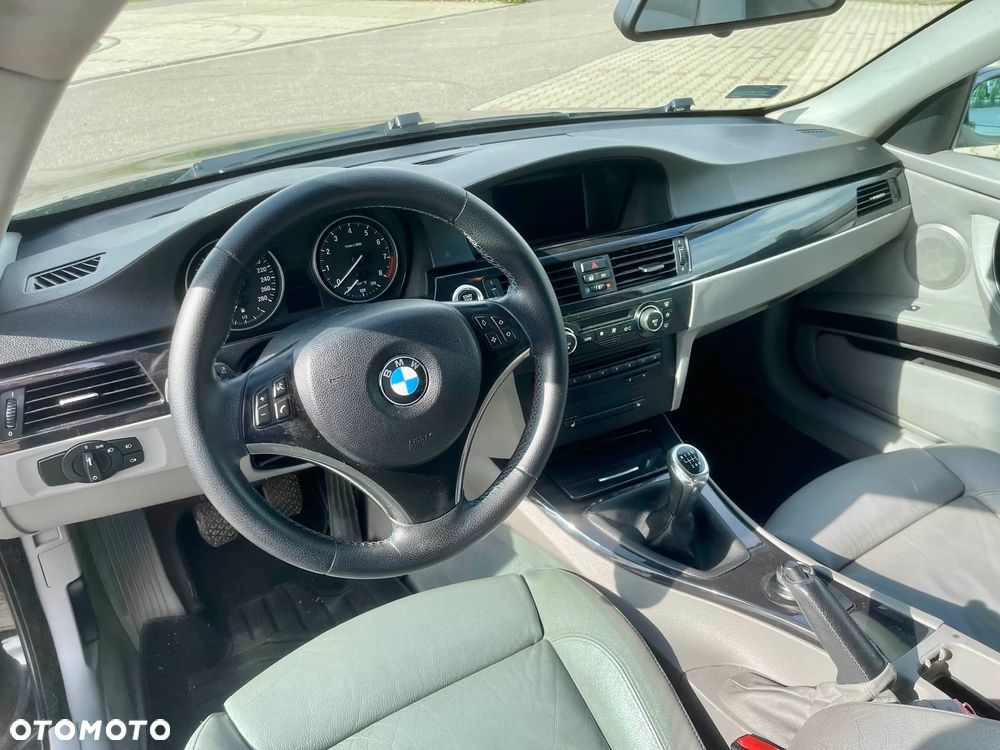 BMW Seria 3 325i - 15