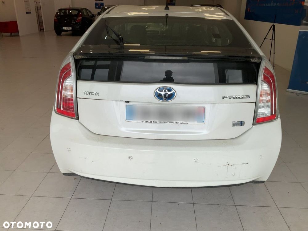 Toyota Prius (Hybrid) Executive - 3