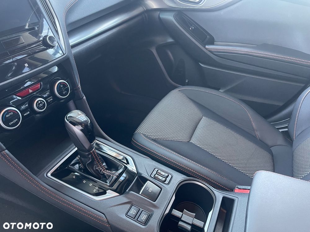 Subaru XV 2.0i-S Exclusive NAV (EyeSight) Lineartronic - 12